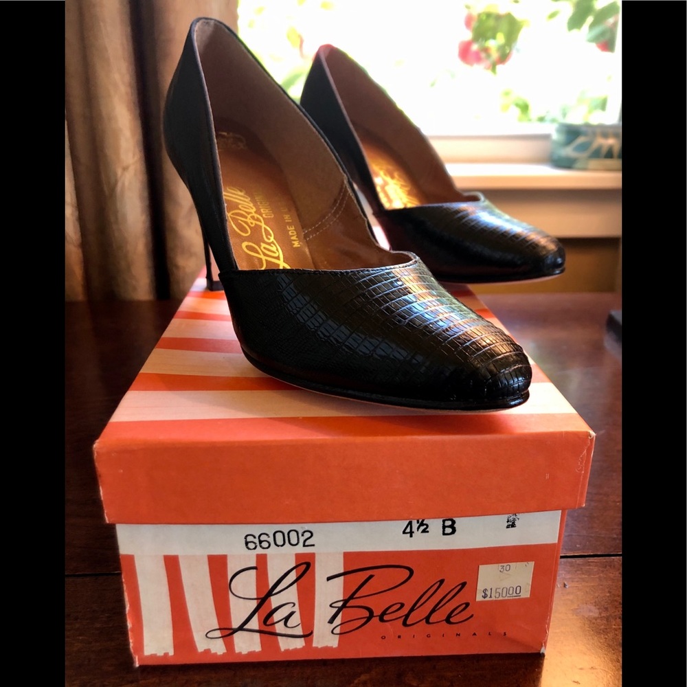 Black Reptile pumps classics never worn 4.5B